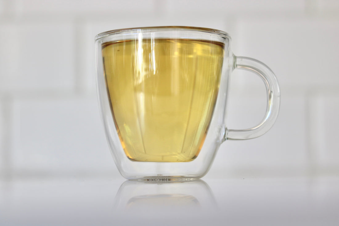 Tea supports digestion in several natural ways. Warm liquids help relax the digestive tract, encouraging smoother movement of food through the system. Many teas also contain plant compounds that reduce inflammation and calm the stomach lining.